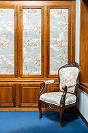 Prestigious Residence Brà with a turret overlooking Verona