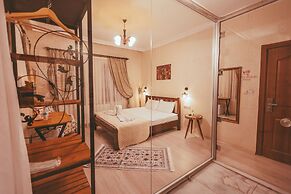 Pigeon Valley Stone House