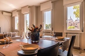 Grey Pearl in Prato della Valle