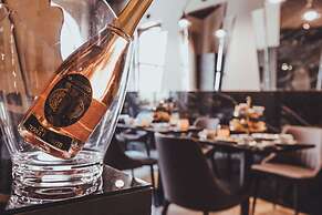 NEMAN Maison Experience I Pantheon