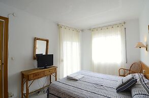 Apartamentos Rocamaura I