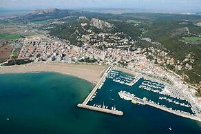 Apartamentos Rocamaura I