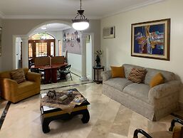 Cesar's House Guayaquil Home Rental