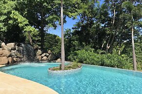 Mikado Natural Lodge