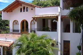Villa Paradiso up to 14 People