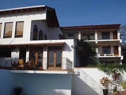 Villa Paradiso up to 14 People