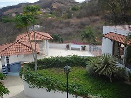 Villa Paradiso up to 14 People