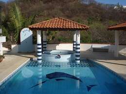 Villa Paradiso up to 14 People