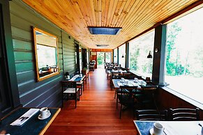 Rainbow Mountain Resort