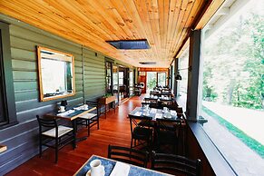 Rainbow Mountain Resort