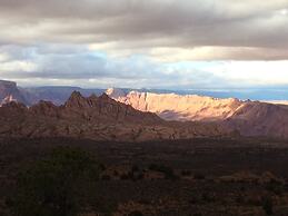 Shash Dine' EcoRetreat