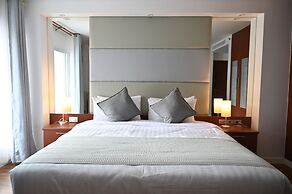 JJ Suites - Your Home on 11