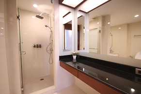 JJ Suites - Your Home on 11