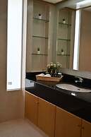 JJ Suites - Your Home on 11