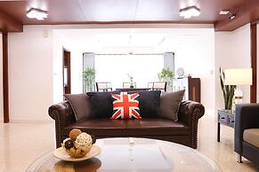 JJ Suites - Your Home on 11