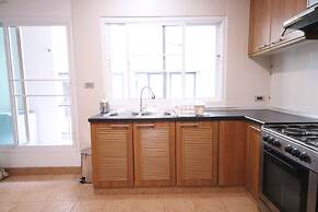 JJ Suites - Your Home on 11