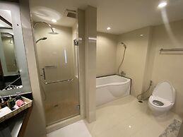 JJ Suites - Your Home on 11