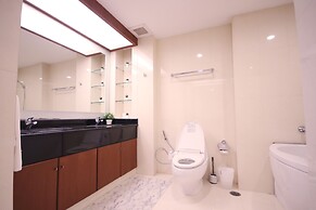 JJ Suites - Your Home on 11