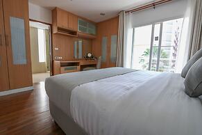 JJ Suites - Your Home on 11