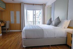 JJ Suites - Your Home on 11