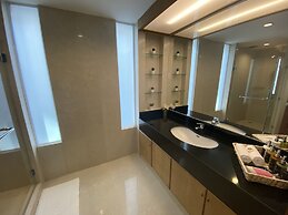 JJ Suites - Your Home on 11