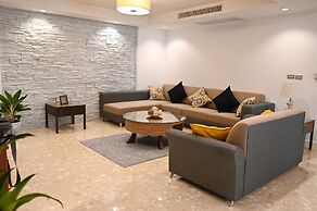 JJ Suites - Your Home on 11