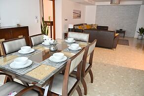 JJ Suites - Your Home on 11