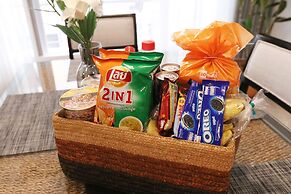 JJ Suites - Your Home on 11