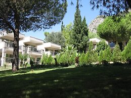 Pine Beach Boutique Hotel