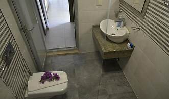 Pine Beach Boutique Hotel