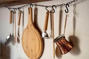 Rose Traditional House