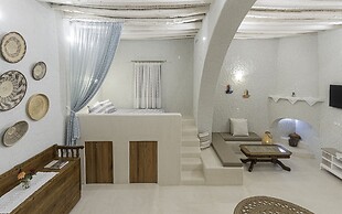 Rose Traditional House