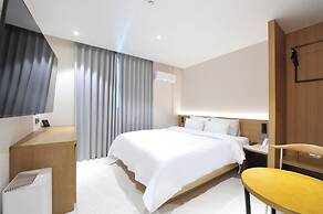Brown-Dot Hotel Gwangyang Deokrye