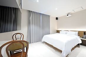 Brown-Dot Hotel Gwangyang Deokrye