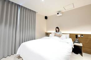 Brown-Dot Hotel Gwangyang Deokrye