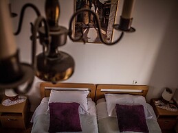 Rosmarinus Rubic studio