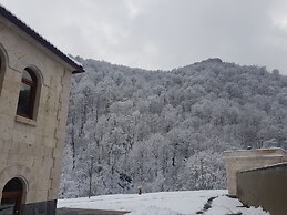 Vanatun Monastery Stay