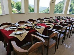 Vanatun Monastery Stay