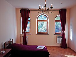 Vanatun Monastery Stay