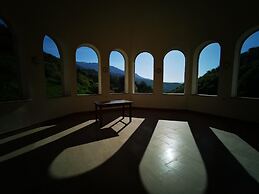 Vanatun Monastery Stay