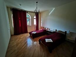 Vanatun Monastery Stay