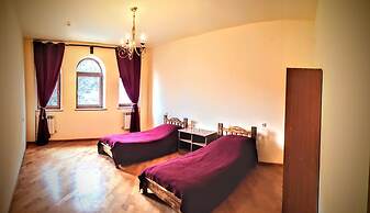 Vanatun Monastery Stay