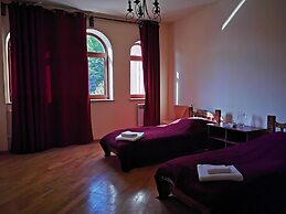 Vanatun Monastery Stay