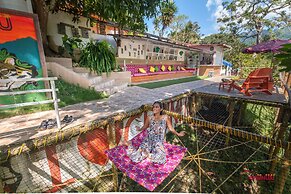 Chunuu Hostal y Glamping Minca