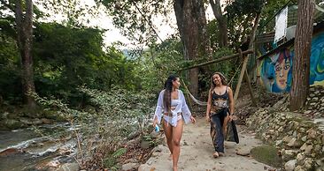 Chunuu Hostal y Glamping Minca