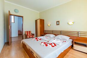 Family 2 Bedroom Apartment in Dafinka Guest House