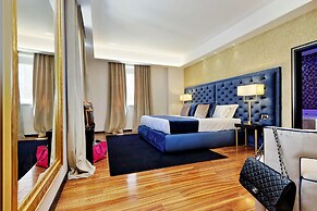 Spanish Diamond Luxury Suites & Jacuzzi