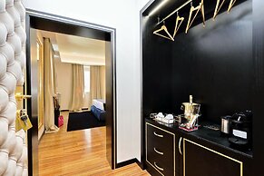 Spanish Diamond Luxury Suites & Jacuzzi