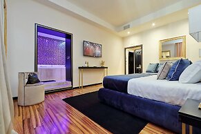 Spanish Diamond Luxury Suites & Jacuzzi