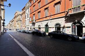 Spanish Diamond Luxury Suites & Jacuzzi